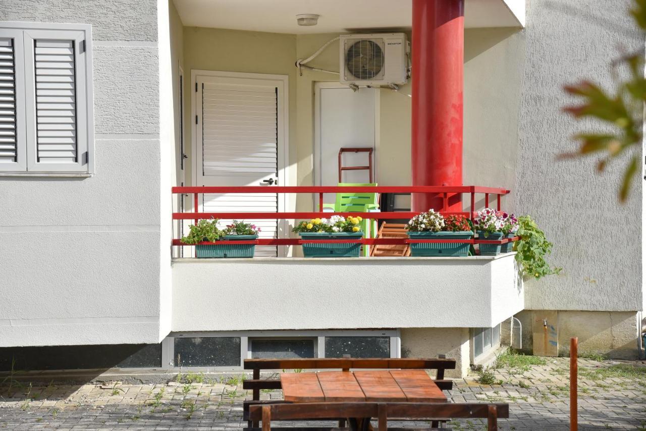Flowers Apartments Golem  Buitenkant foto