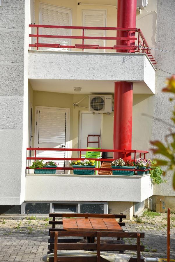 Flowers Apartments Golem  Buitenkant foto